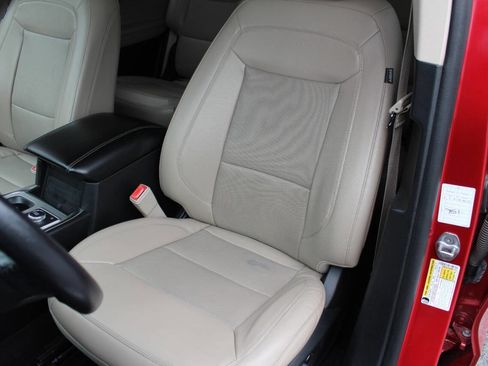 Used 2021 Ford Explorer Limited AWD/4WD image 3