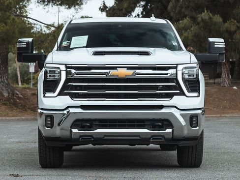 Used 2024 Chevrolet Silverado 2500 LTZ image 9