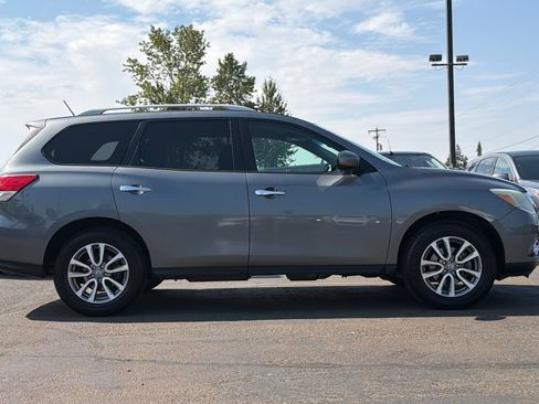 Used 2015 Nissan Pathfinder SV AWD/4WD image 2