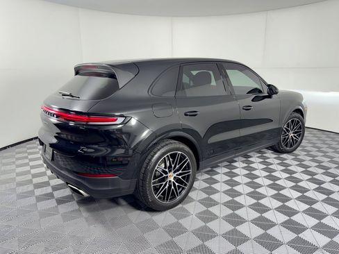 Certified 2026 Porsche Cayenne AWD/4WD image 9