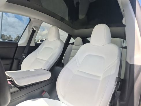 Used 2024 Tesla Model Y Performance image 16