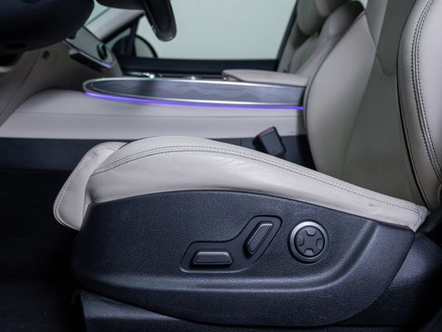 Used 2022 Genesis GV70 2.5T Advanced w/ Advanced Package image 19