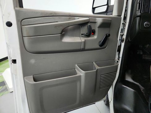 Used 2013 Chevrolet Express 1500 RWD image 18