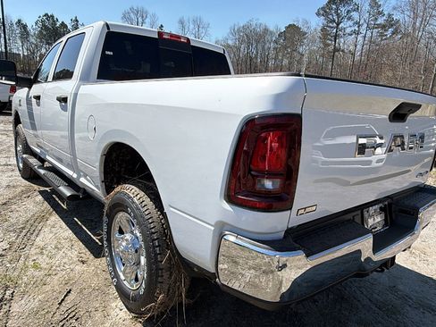 New 2026 RAM 2500 Tradesman AWD/4WD image 10