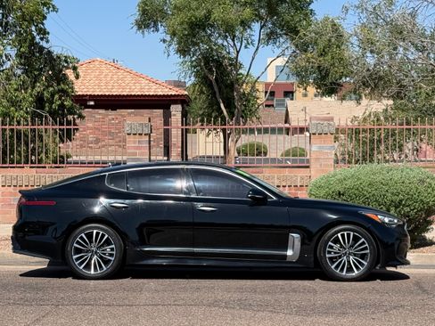 Used 2018 Kia Stinger Premium RWD image 9