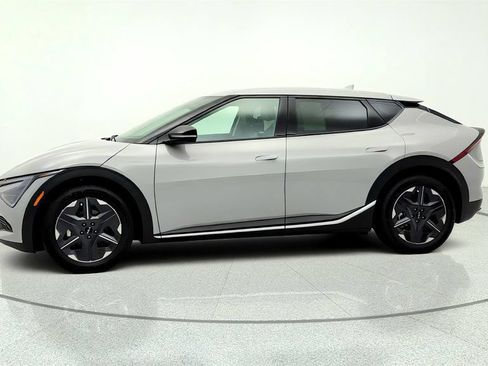 Used 2025 Kia EV6 Light RWD image 8