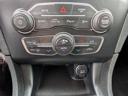 Used 2022 Dodge Charger SXT image 24