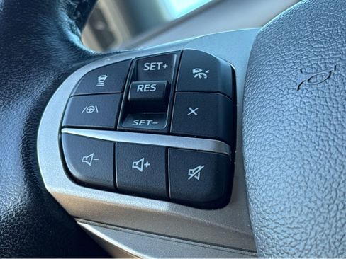 Used 2022 Ford Explorer XLT w/ Equipment Group 202A image 10