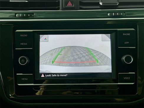 Used 2021 Volkswagen Tiguan S image 20