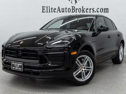 Used 2024 Porsche Macan AWD/4WD image 41