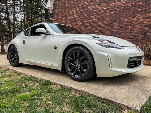 Used 2020 Nissan 370Z Coupe image 27