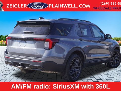 Used 2025 Ford Explorer ST-Line w/ ST-Line Street Pack image 5