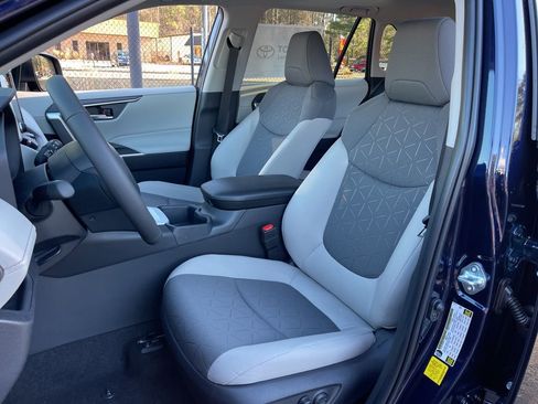 New 2025 Toyota RAV4 XLE image 19