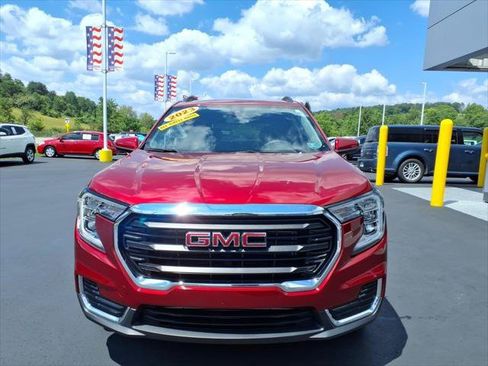 Used 2023 GMC Terrain SLE w/ Driver Convenience Package AWD/4WD image 3