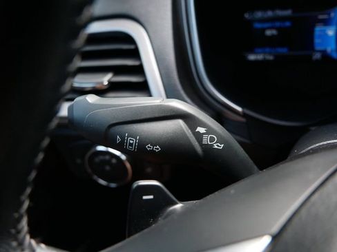 Used 2019 Ford Fusion SE FWD image 25