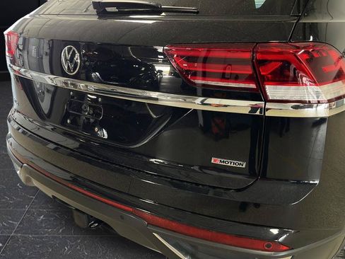 Used 2022 Volkswagen Atlas Cross Sport SE AWD/4WD image 35