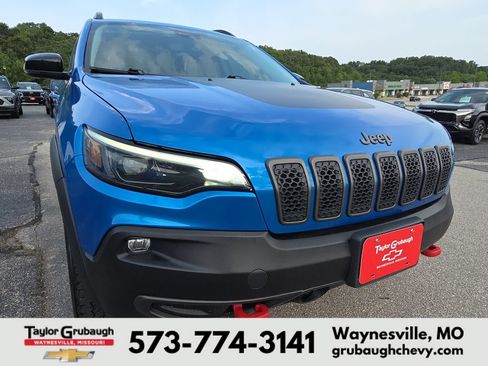 Used 2022 Jeep Cherokee Trailhawk w/ Trailer Tow Group AWD/4WD image 11