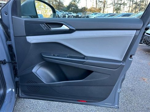 Certified 2022 Volkswagen Taos SEL image 14