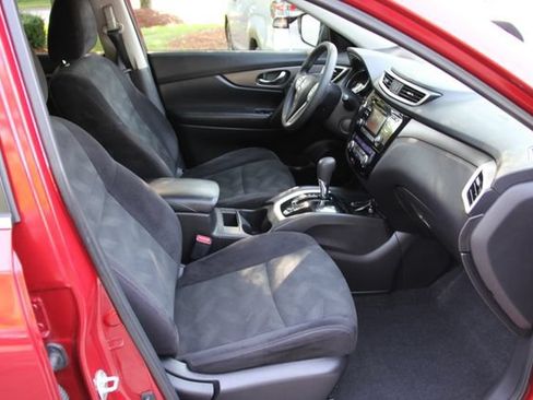 Used 2014 Nissan Rogue SV w/ SV Family Package AWD/4WD image 34