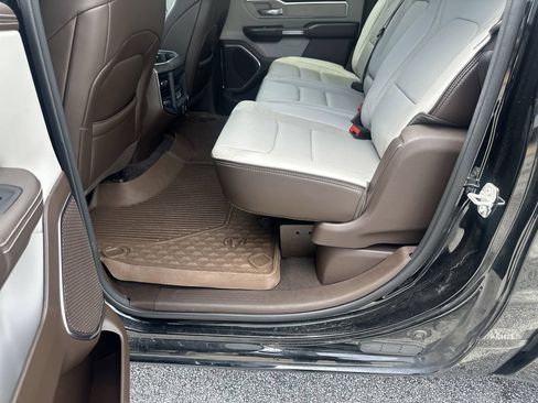 Used 2025 RAM 1500 Laramie AWD/4WD image 21