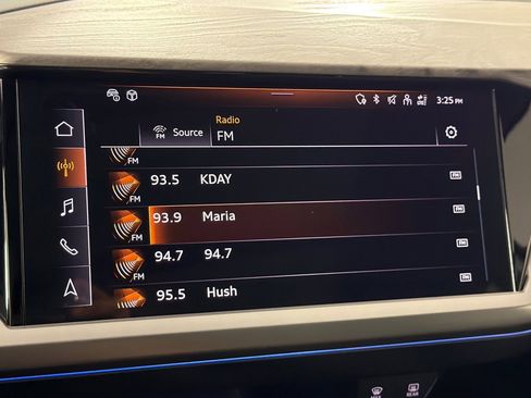 Used 2023 Audi Q4 e-tron Premium Plus w/ Premium Plus image 17