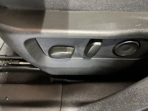 Certified 2024 Buick Envision Preferred AWD/4WD image 31
