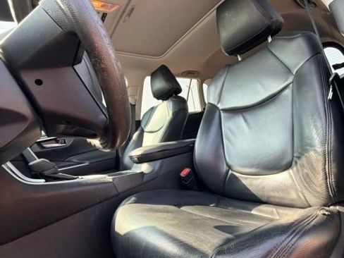 Used 2019 Toyota RAV4 XLE FWD image 8