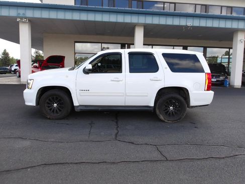 Used 2010 Chevrolet Tahoe 4WD Hybrid image 2
