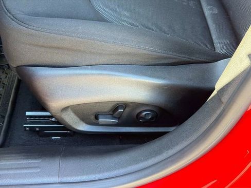 Used 2017 Jeep Renegade Latitude w/ Popular Equipment Group image 21