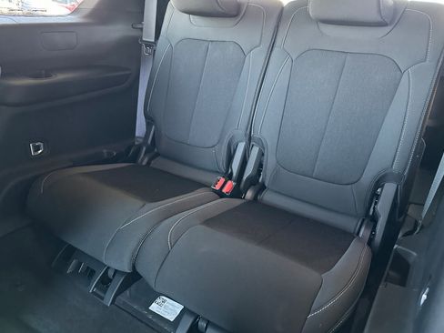 Used 2025 Jeep Grand Cherokee L Laredo image 15