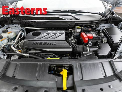 Used 2023 Nissan Rogue SV image 7