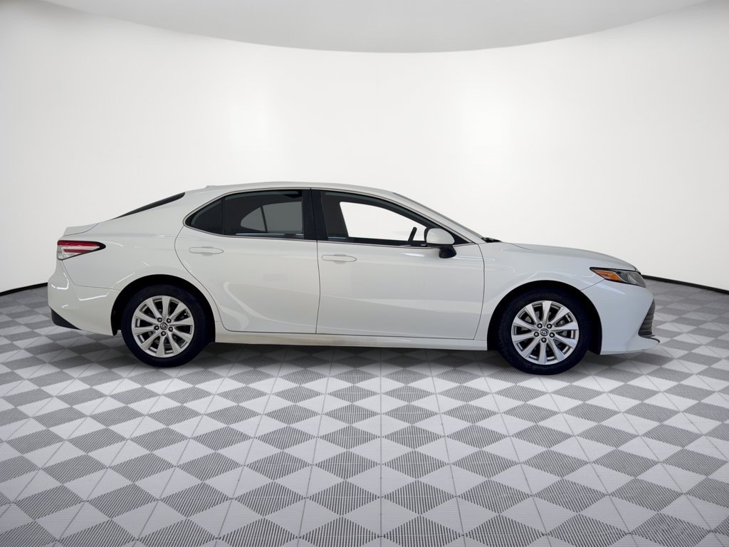 Used 2020 Toyota Camry LE FWD image 8