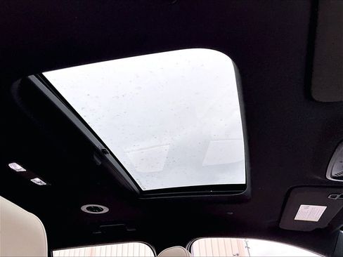 Used 2023 Chevrolet Traverse Premier image 23