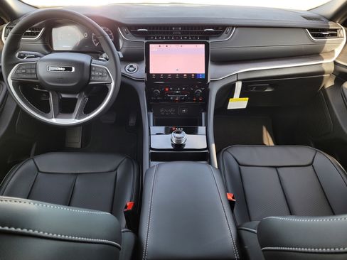 New 2025 Jeep Grand Cherokee Limited w/ Luxury Tech Group II image 14