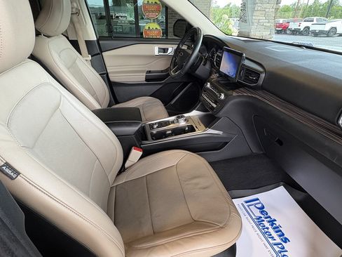 Used 2020 Ford Explorer Limited AWD/4WD image 29