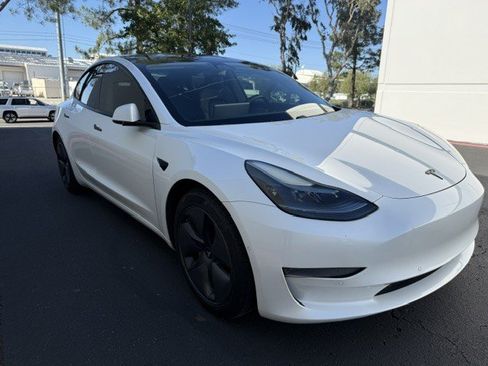 Used 2021 Tesla Model 3 Standard Range Plus RWD image 2