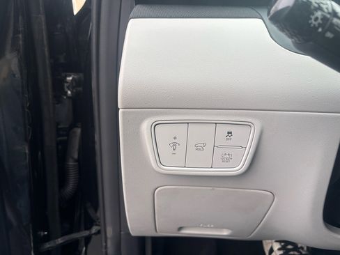 Used 2024 Hyundai Tucson Limited image 25