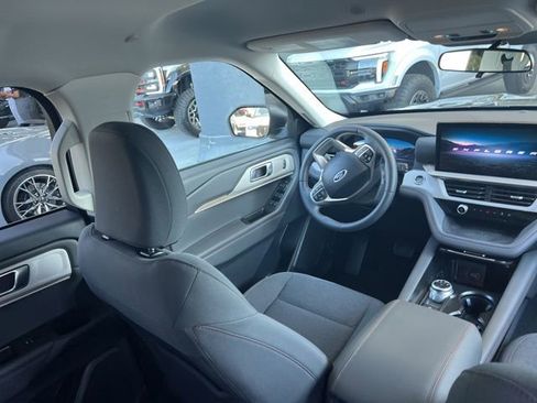 Used 2025 Ford Explorer Active RWD image 8
