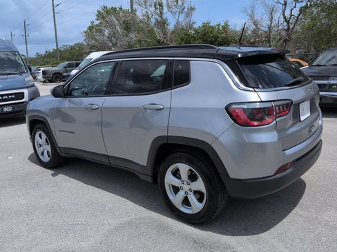 Used 2019 Jeep Compass Latitude FWD image 7