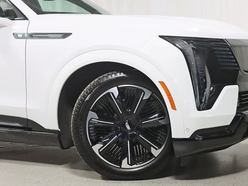 Used 2025 Cadillac Escalade IQ Sport 2 AWD/4WD image 5