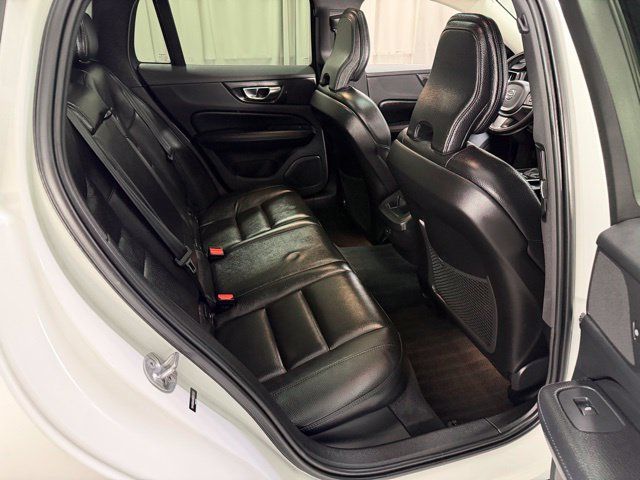 Used 2022 Volvo V60 T5 Cross Country w/ Advanced Package AWD/4WD image 8