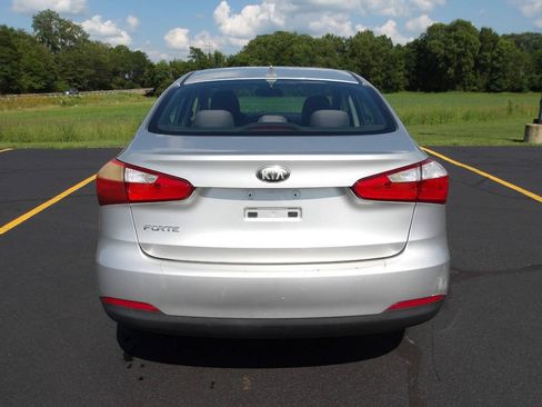 Used 2014 Kia Forte LX w/ Popular Package FWD image 4