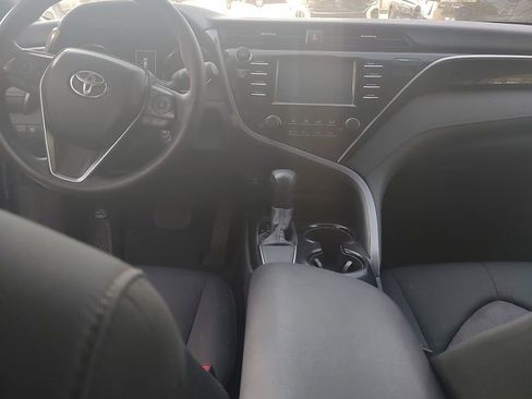 Used 2018 Toyota Camry LE image 8