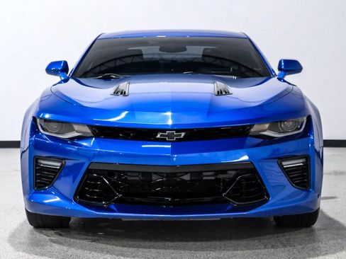 Used 2017 Chevrolet Camaro SS RWD image 3