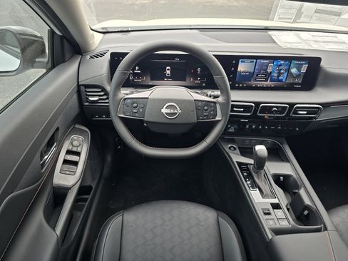New 2026 Nissan Sentra SR FWD image 13