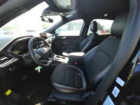 Used 2025 Ford Escape ST-Line FWD image 3