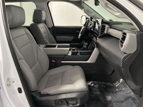 Used 2024 Toyota Tundra Limited image 34