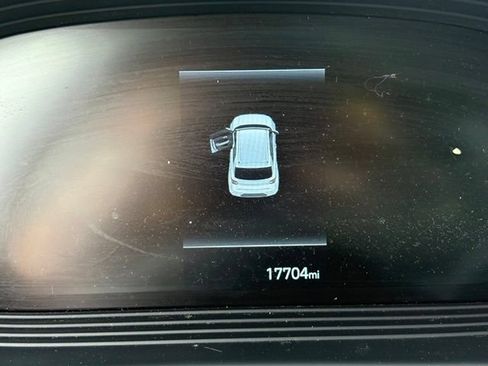 Certified 2023 Hyundai Venue Limited FWD image 14