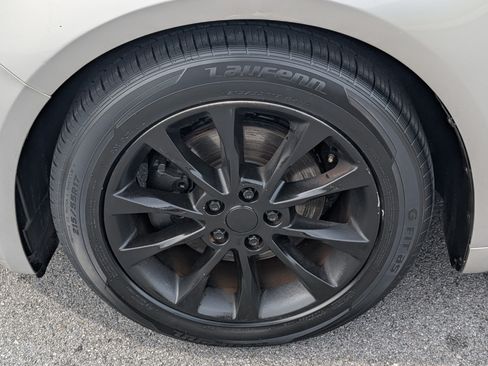 Used 2017 Ford Fusion SE w/ Fusion SE Technology Package FWD image 25