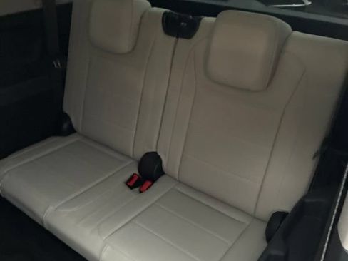 Used 2020 Volkswagen Tiguan SE w/ 3rd Row Seat Package AWD/4WD image 12